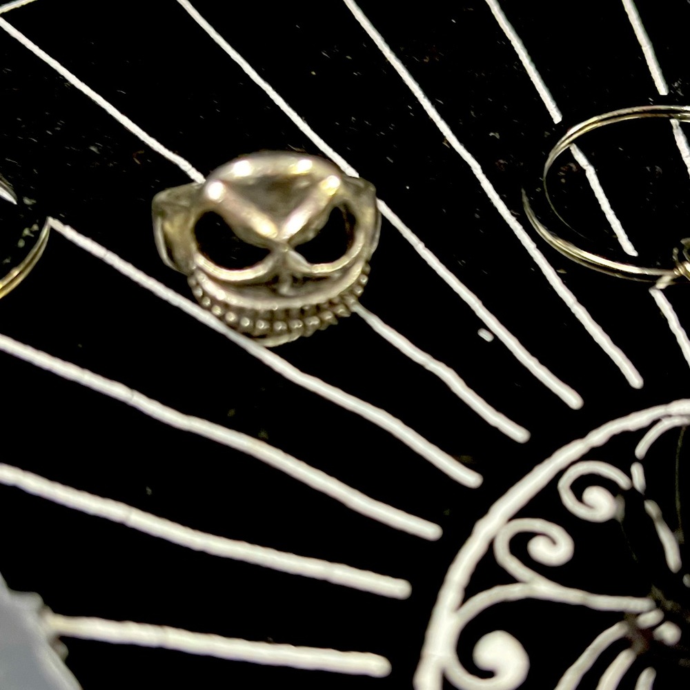 NWT UNISEX SILVER ALLOY JACK SKELLINGTON RINGS, SZ OS (7/8)